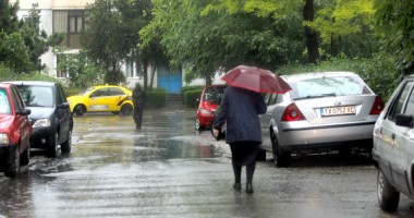 Stire din Social : Vin furtunile și ploile, pe litoral