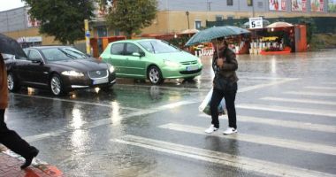 Stire din Social : REVIN PLOILE! Informare meteo de vreme rea, valabilă în toată ţara!