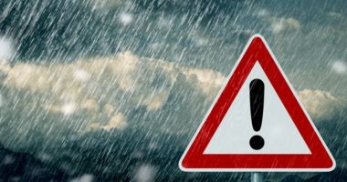 Ploaie torenţială pe A2 Bucureşti-Constanţa şi A4 Ovidiu-Agigea; există risc de acvaplanare