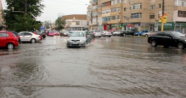 Inundații în mai multe zone ale Constanței, după o furtună torențială abătută peste oraș - 2