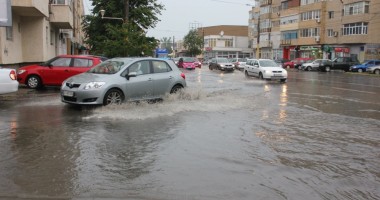 Stire din Social : Cod portocaliu de furtuni. Ce reclamații a primit RAJA în cursul zilei de astăzi