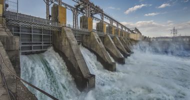 Stire din Economie : Ploile şi vântul au asigurat României surse de electricitate regenerabile