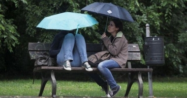Alertă meteo. Vremea se schimbă radical. După caniculă vine toamna. Cât de tare se răcește vremea