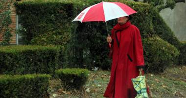 Stire din Social : Ploi și maxime de 12 grade Celsius, astăzi, la Constanța