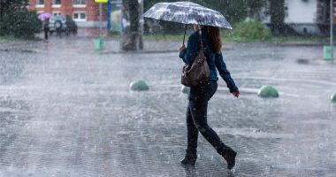 AVERTIZARE METEO! Cod galben de furtuni și ploi torențiale, la Constanța