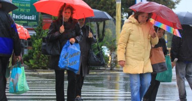 Stire din Social : Furtună și ploi abundente, astăzi, la Constanța. De mâine vine frigul