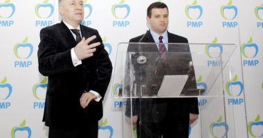 Stire din Politică-Administrație : Diaconescu acuză un puci în PMP. Partidul s-a rupt în două grupuri pe Whatsapp