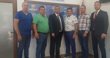 Stire din Politică-Administrație : PMP și-a înființat echipă la Cogealac. Sorin Șapte, candidat la primărie