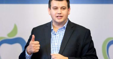 Stire din Politică-Administrație : Eugen Tomac: PMP cere demisia miniștrilor Ivașcu și Daea
