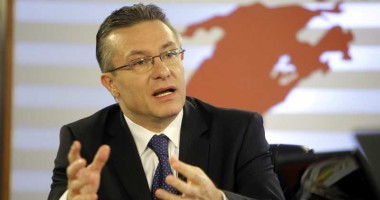 Stire din Politică-Administrație : "PMP nu a fost invitat de PNL și PDL la negocieri"