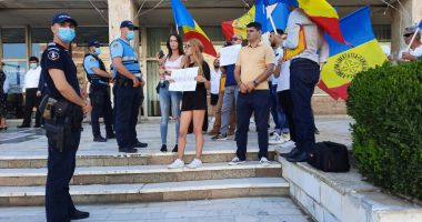 LIVE TEXT. ALEGERI LA PNL CONSTANȚA. Bogdan Huțucă, reconfirmat președinte. ORBAN ȘI CÎȚU, PREZENȚI LA EVENIMENT - 2