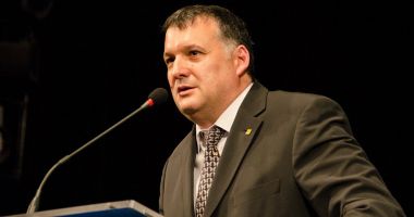Stire din Politică-Administrație : Deputatul Bogdan Huțucă, despre "creșterile" salariilor: "PSD și ALDE au tras țeapă românilor"