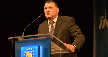 Stire din Politică-Administrație : "Mare atenție la modificările Codului Fiscal! Guvernul Tudose dinamitează mediul de afaceri"