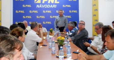 Stire din Politică-Administrație : PNL și-a deschis sediu nou la Năvodari