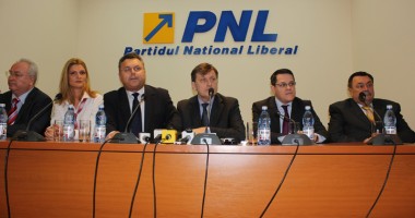 Stire din Politică-Administrație : Cum a primit Crin Antonescu botezul liberal la Constanța
