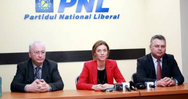 Stire din Politică-Administrație : PNL Constanța dă cu "integritatea" partidului de pământ. Nu renunță la primarii "penali"