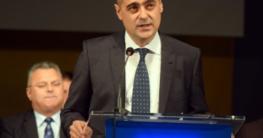 Stire din Politică-Administrație : A început disputa pentru conducerea PNL Constanța. George Muhscină, primul înscris