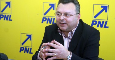 Stire din Politică-Administrație : "Bugetul pe 2014 pune România  pe o pantă economică ascendentă"