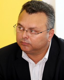 Stire din Politică-Administrație : "Scupra va trebui să justifice în fața liderilor PSD de ce a preferat un pedelist"