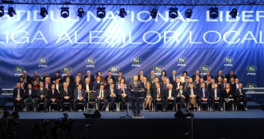 Stire din Politică-Administrație : PNL și-a lansat candidații, la Constanța. "Nu am pierdut niciodată o bătălie, nu o să pierdem nici acum"
