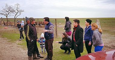 Stire din Politică-Administrație : PNL a inițiat o campanie de ajutorare a nevoiașilor din comuna Pantelimon
