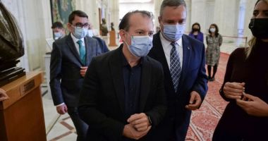 Stire din Politică-Administrație : Şedinţă decisivă în PNL pentru numele premierului