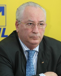 Stire din Politică-Administrație : "În urma eliberării lui Voicu, raportul de forțe în Senat se echilibrează și mai mult"