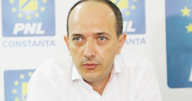 Stire din Politică-Administrație : Deputatul Robert Boroianu reacționează față de plafonarea indemnizației pentru creșterea copilului