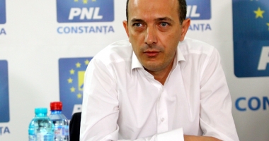 Stire din Politică-Administrație : Deputatul Robert Boroianu, despre Guvernul Tudose: 'Acest Guvern va intra în istorie ca o adunătură de tâlhari"