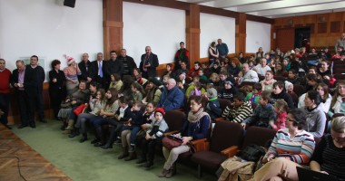 Tudorel Chesoi l-a adus pe Moș Crăciun pentru copiii membrilor PNȚCD Constanța - 3