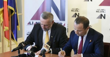Stire din Politică-Administrație : PNȚCD se aliază pentru alegerile parlamentare  cu Alianța Noastră România