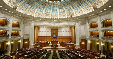 Stire din Politică-Administrație : Statutul deputaților și senatorilor A FOST ADOPTAT