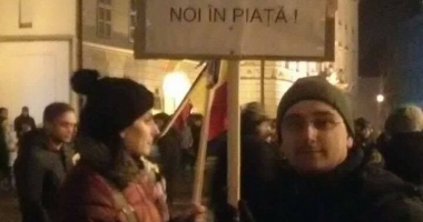 Galerie foto. A PATRA NOAPTE DE PROTESTE LA CONSTANȚA. Oamenii scandează: "DRAG NE-Ai fi în pușcărie" - 9