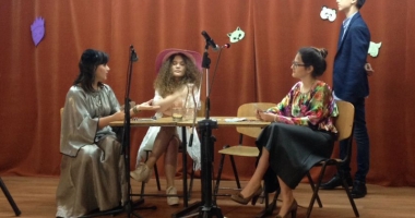 Stire din Cultură-Educație : "Lumea magică a teatrului" a adus talentul și culoarea la școala din Poarta Albă