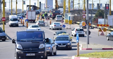 "AȘA NU SE POATE! ESTE O BABILONIE!" Trafic de coșmar în zona podului de la Butelii - 2