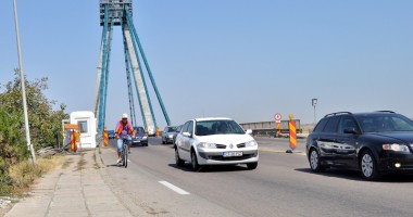 Stire din Eveniment : Restricția pe podul Agigea  se prelungește