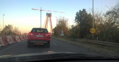 GALERIE FOTO / Câți miniștri mai trebuie să inaugureze un pod aflat încă în reparații? - 4