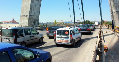 Stire din Eveniment : Cum se circulă pe Podul Agigea când acesta nu este închis total