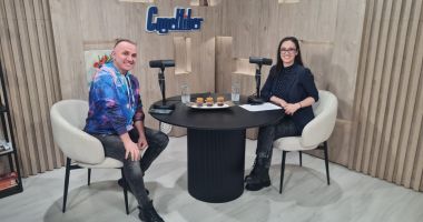 Stire din Podcast :  Mihai Trăistariu, între viața de artist și căutarea dragostei