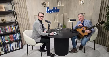 Stire din Podcast :  Walter Ghicolescu – “Wrăjitorul” din folk