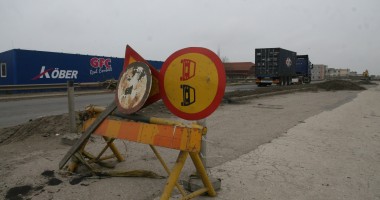 Stire din Politică-Administrație : Mazăre se leapădă de podul de la IPMC