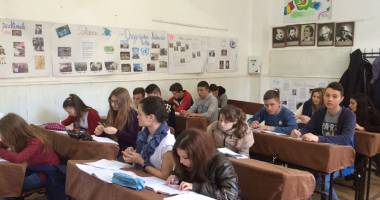 Stire din Cultură-Educație : Poet constănțean,  invitat la liceul din Mihail Kogălniceanu
