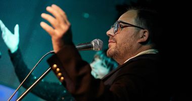 Stire din Cultură-Educație : "Poetul și cântăreața", recital de poezie și jazz, la Liceul "Lazăr Edeleanu" Năvodari