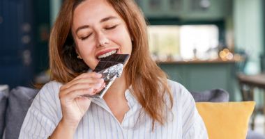 Stire din Sănătate : Poftele de dulce sau sărat pot fi declanșate și de schimbările hormonale