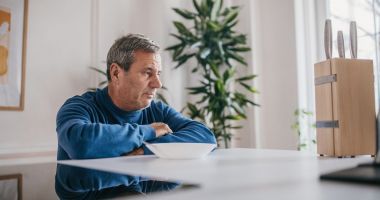 Stire din Sănătate : Nu aveți poftă de mâncare și vi s-a umflat burta? Ce probleme de sănătate puteți avea