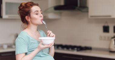 Stire din Sănătate : Motivele pentru care femeile însărcinate își pot pierde pofta de mâncare