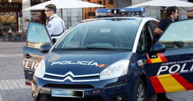 Stire din Diverse : Mașini Ferrari contrafăcute. Opt persoane, arestate