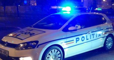 Stire din Actualitate : Un bărbat din Argeș, cu ordin de restricție, a stropit cu combustibil uşa apartamentului soţiei sale, ameninţând că îi dă foc
