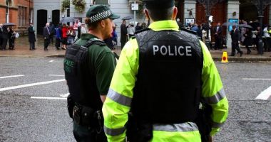 Stire din Actualitate : Anchetă a Poliției din Irlanda, după ce mai mulți români au fost atacați brutal, în casă, cu bâta