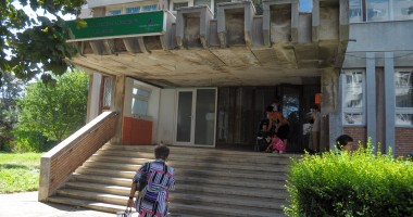 Stire din Sănătate : O constănțeancă a murit pe holul Policlinicii 2